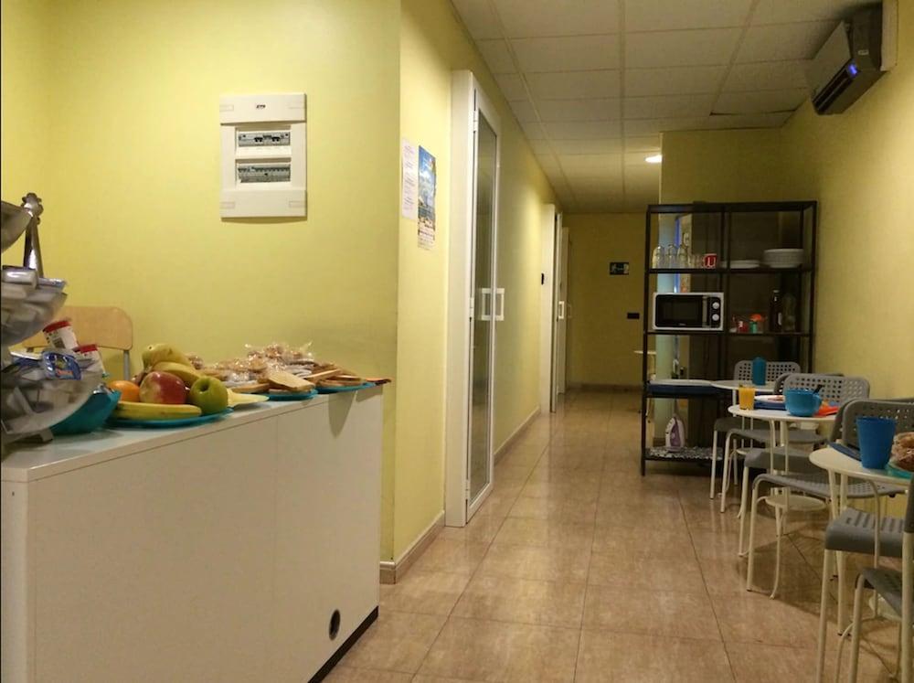 Barcelona City North Hostal Eksteriør bilde