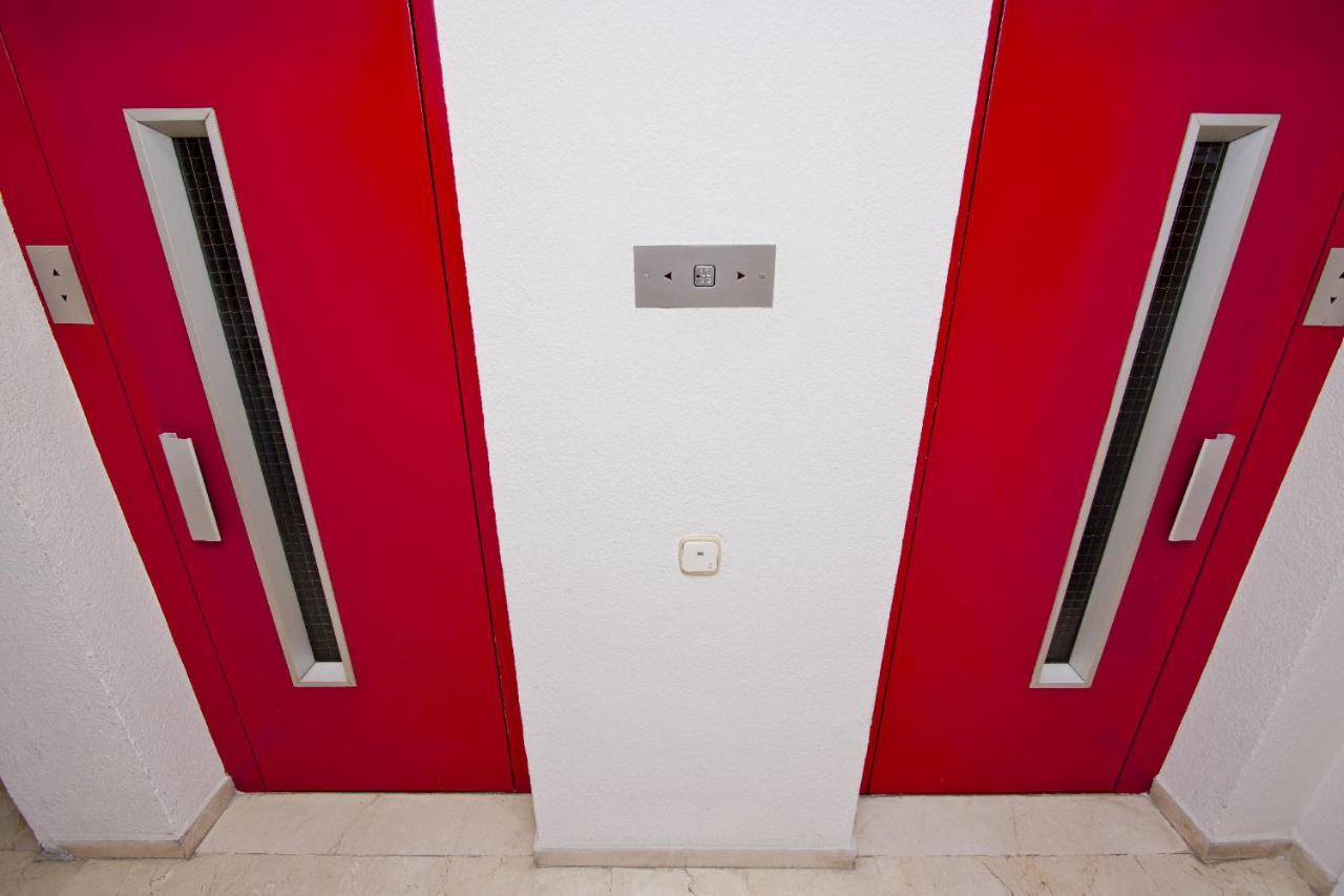 Barcelona City North Hostal Eksteriør bilde