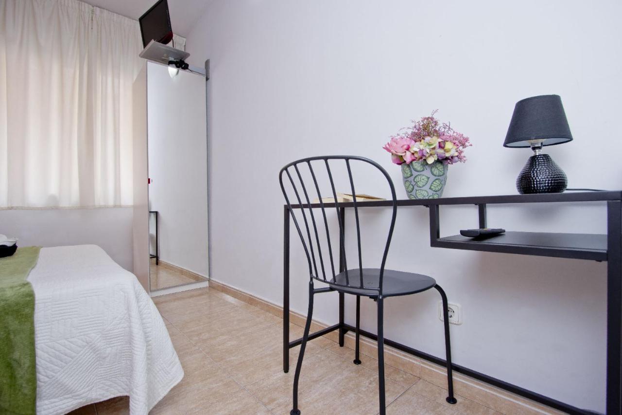 Barcelona City North Hostal Eksteriør bilde