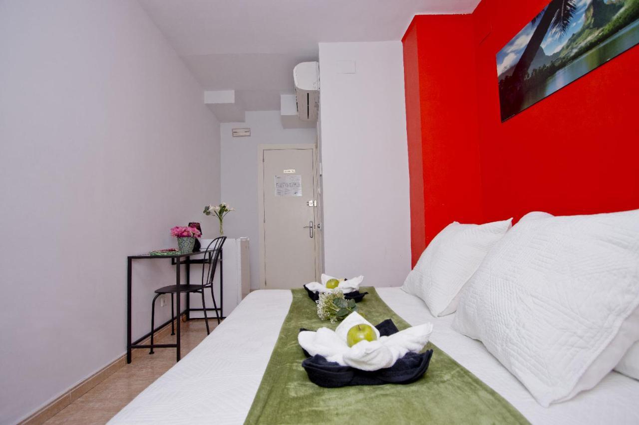 Barcelona City North Hostal Eksteriør bilde