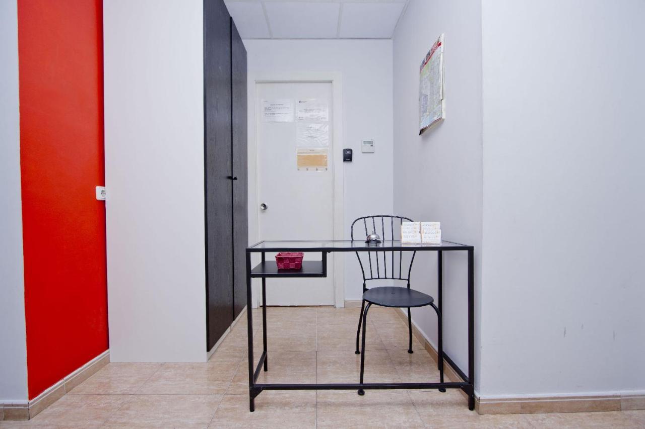 Barcelona City North Hostal Eksteriør bilde