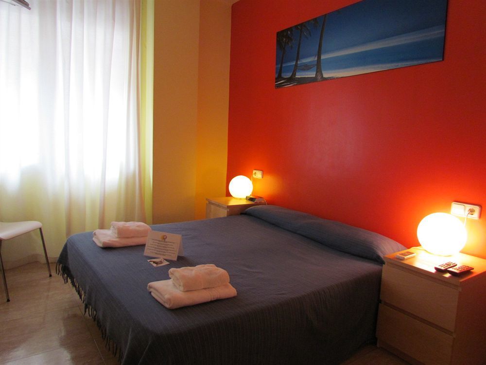 Barcelona City North Hostal Eksteriør bilde